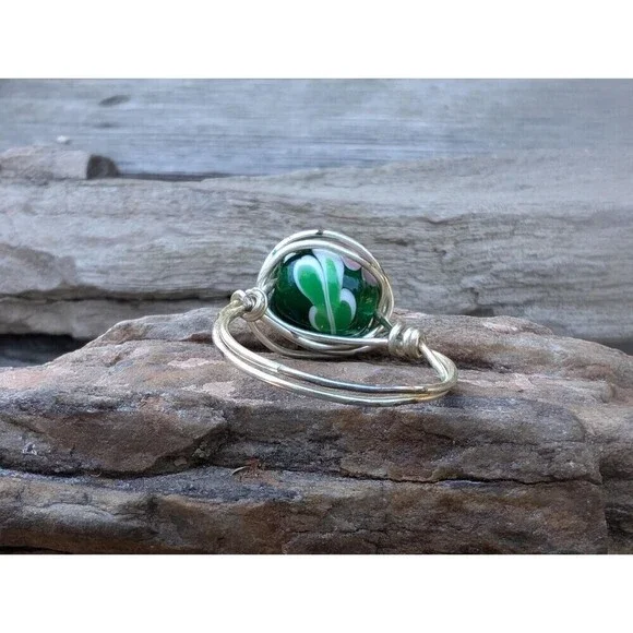 Vintage Flower Glass Ring, Size 10 1/2 Ring - Picture 3 of 10